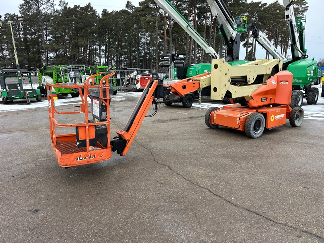 2016 JLG E400AJPN 2WD Electric Articulating Boom Lift