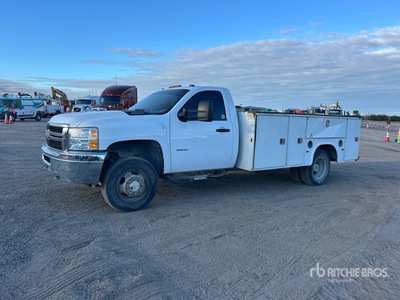2014 Chevrolet Silverado 3500 4x4 Utility Truck