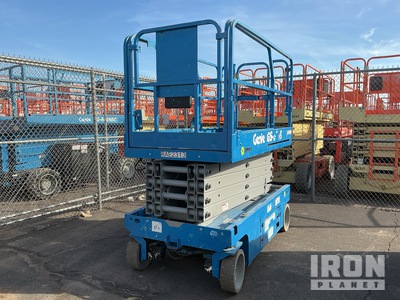 2016 Genie GS-3246 Electric Piattaforma aerea verticale