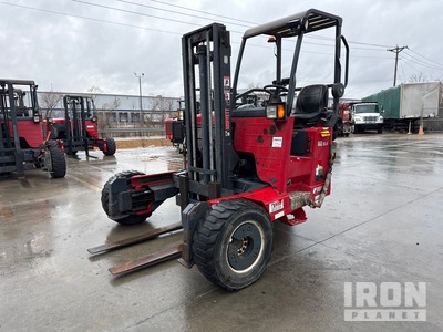 2015 Moffett M8 55.4 T4 5500 lb 3x3 Chariot élévateur sur camion