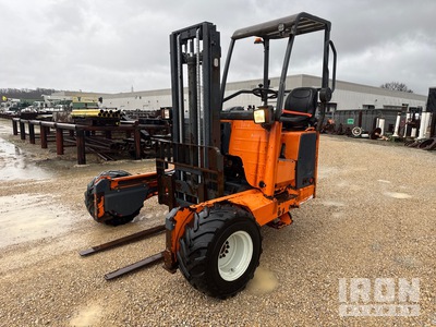 2016 Moffett M8 55.3NX 5500 lb 3x3 Chariot élévateur sur camion