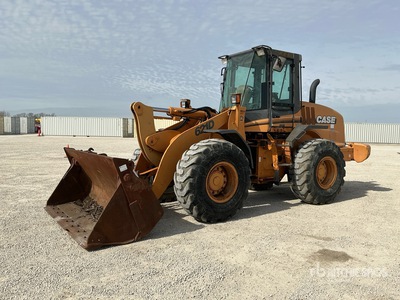 2003 Case 621D Chargeuse sur pneus