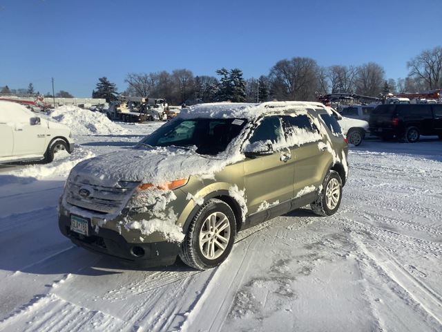 2013 Ford Explorer XLT 4WD SUV