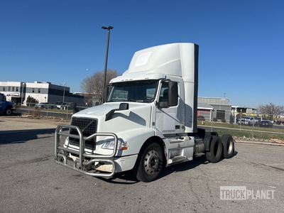 2016 Volvo TT VN 6x4 T/A Sleeper Truck Tractor