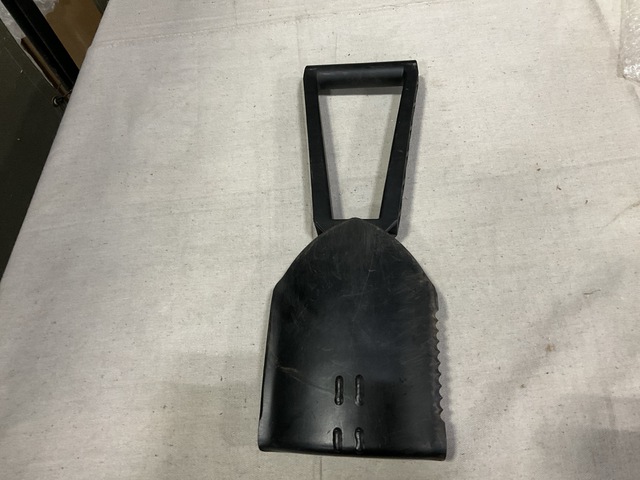 (41) Entrenching Tools