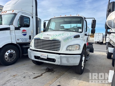 2011 Freightliner M2 Hybrid 4x2 Day Cab Truck Tractor