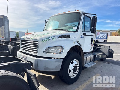 2011 Freightliner M2 Hybrid 4x2 Day Cab Truck Tractor