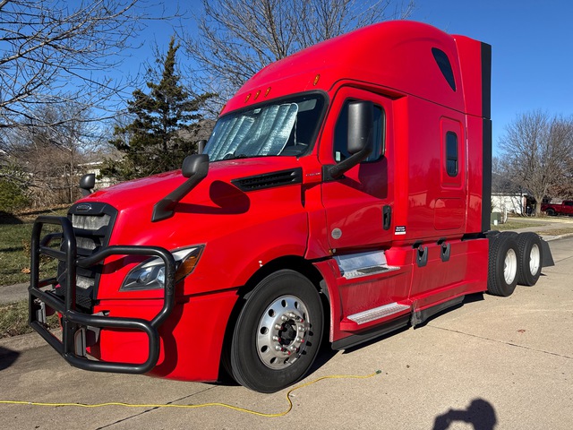 2019 Freightliner Cascadia 126 6x4 T/A Sleeper Truck Tractor