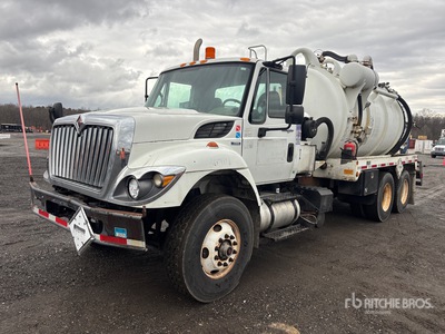 2009 International 7400 3000 gal 6x4 Vacuum Tanker Truck (Inoperable)
