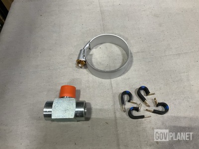 (1,044) Assorted Loop Clamps & (42) Pipe Tees