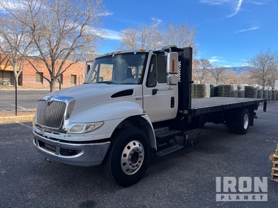 2012 International 4400 4x2 Camión Caja Abierta