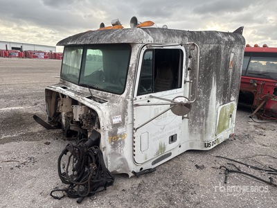 Freightliner 10 ft Truck Tractor Sleeper Cab