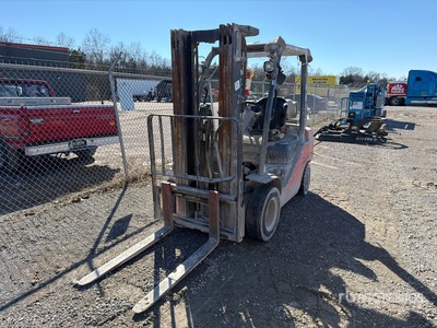 2019 Toyota 8FGU25 4500 lb Forklift