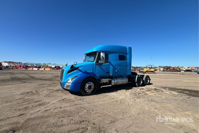 2020 Volvo VNL740 6x4 Cabeza Tractora Cabina Dormitorio