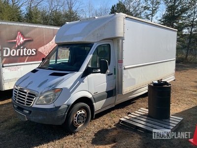 2009 Freightliner Sprinter 3500 4x2 Van Truck