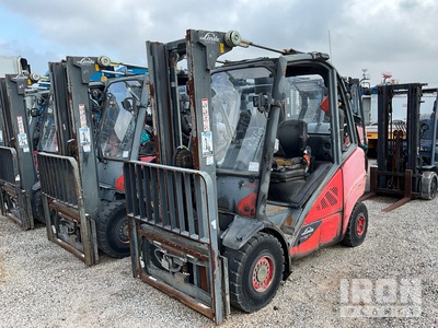 2015 Linde H30 5525 lb Pneumatic Tire Forklift