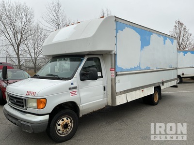 2007 Ford E-350 Cutaway فان نقل