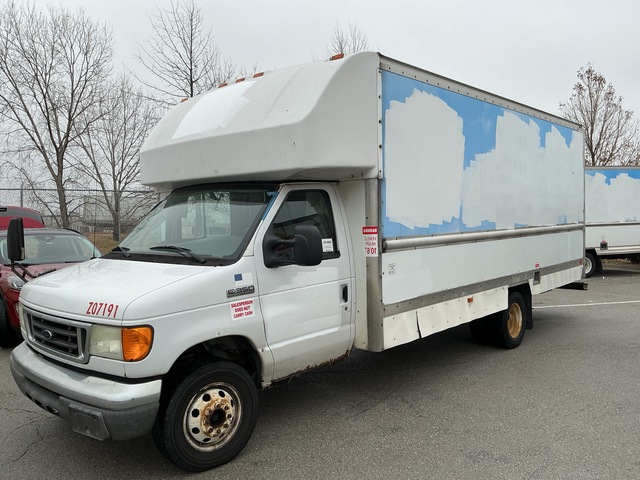 2007 Ford E-350 Cutaway Cargo Van