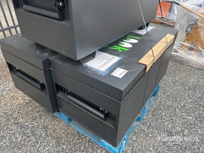 48" Frontier Job Box w/ 25 pc Makita Power Tool Set Różne (Unused)