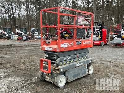 2016 (unverified) Skyjack SJIII 3219 Electric Scissor Lift