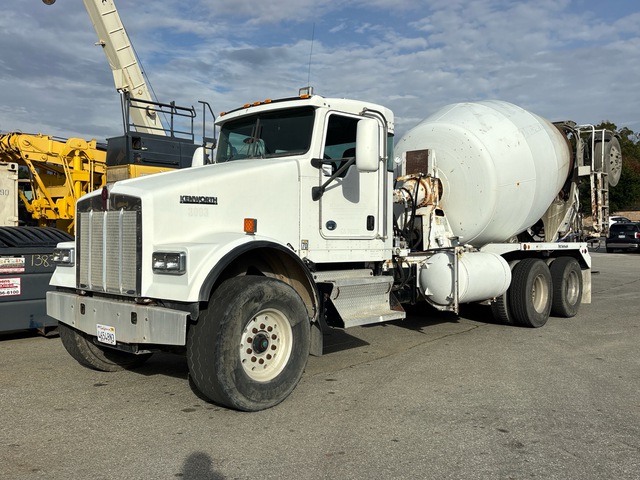 2011 Kenworth W900 8x4 Mixer Truck 2011 Kenworth W900 8x4 Mixer Truck