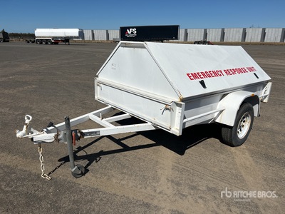 2011 CARAC 2.4 m S/A Enclosed Trailer