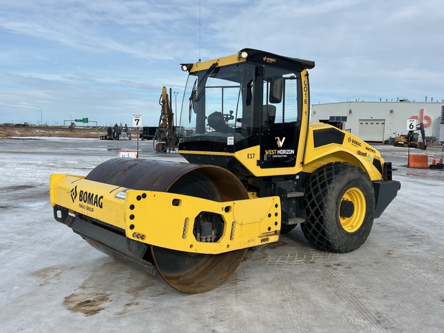 2019 Bomag BW211D-5 Smooth Drum Compactor