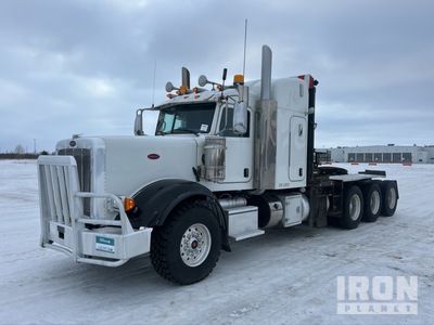 2018 Peterbilt 367 8x6 Sleeper Winch Truck