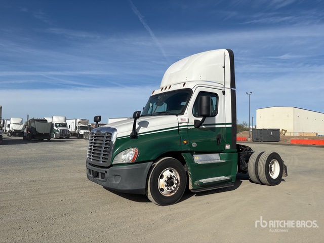 2018 Freightliner Cascadia 125 4x2 S/A Day Cab Truck Tractor