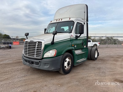2018 Freightliner Cascadia 125 4x2 Day Cab Truck Tractor