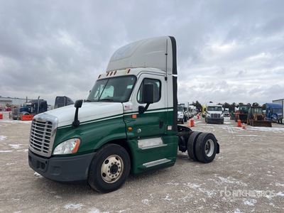 2017 Freightliner Cascadia 125 4x2 Day Cab Truck Tractor