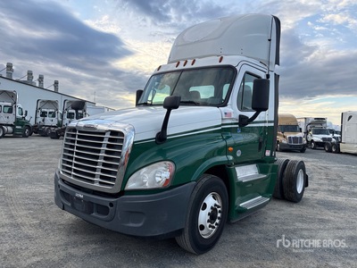 2017 Freightliner Cascadia 125 4x2 Day Cab Truck Tractor