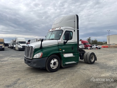 2016 Freightliner Cascadia 125 4x2 Day Cab Truck Tractor