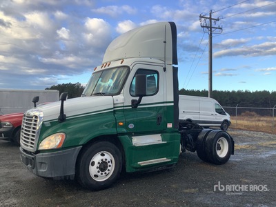 2016 Freightliner Cascadia 125 4x2 S/A Day Cab Truck Tractor
