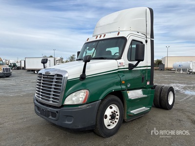 2015 Freightliner Cascadia 125 4x2 S/A Day Cab Truck Tractor