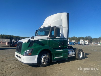 2017 Volvo VNL300 4x2 S/A Day Cab Truck Tractor