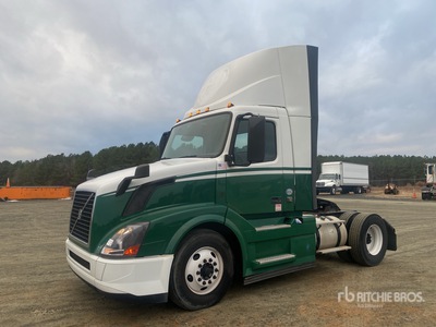 2015 Volvo VNL300 4x2 Cabina per trattore stradale 2 assi