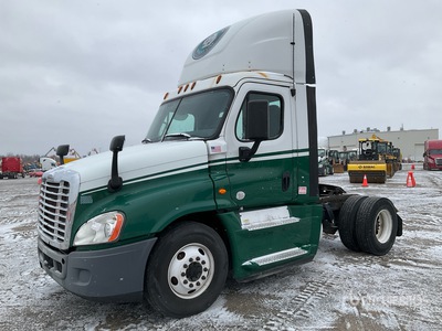 2017 Freightliner Cascadia 125 4x2 S/A Day Cab Truck Tractor