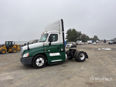 2017 Freightliner Cascadia 125 4x2 Day Cab Truck Tractor