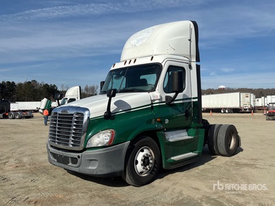 2017 Freightliner CA125 4x2 S/A Day Cab Truck Tractor