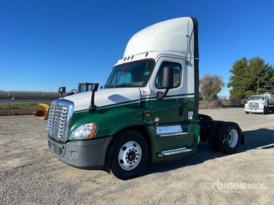 2016 Freightliner Cascadia 125 4x2 S/A Day Cab Truck Tractor