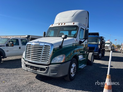 2016 Freightliner Cascadia 125 4x2 تراكتور شاحنة (أحادي المحور)