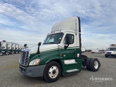 2016 Freightliner Cascadia 125 4x2 Day Cab Truck Tractor