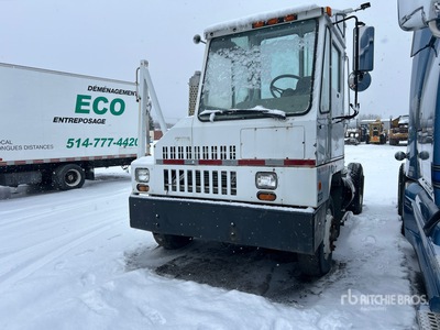 1998 Ottawa 4x2 Tracteur de manœuvre (Inoperable)