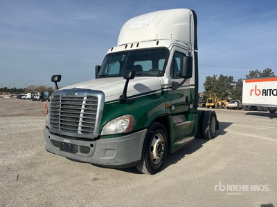 2015 Freightliner Cascadia 125 4x2 S/A Day Cab Truck Tractor