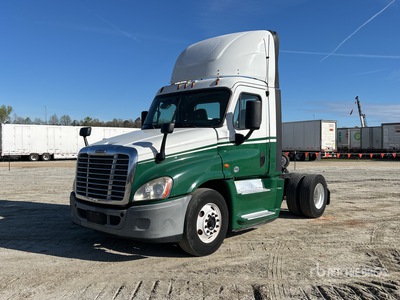 2015 Freightliner Cascadia 125 4x2 S/A Day Cab Truck Tractor
