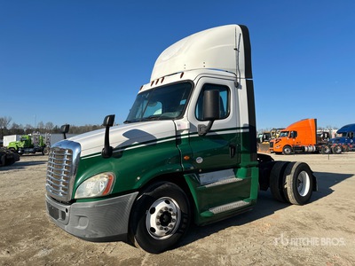 2015 Freightliner Cascadia 125 4x2 トラックトラクター（S/A）