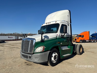 2015 Freightliner Cascadia 125 4x2 トラックトラクター（S/A）