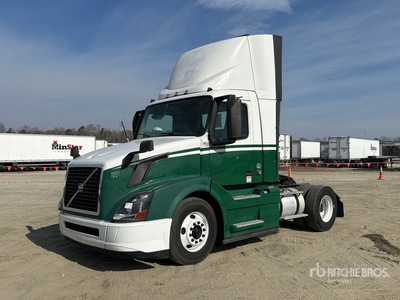 2017 Volvo VNL42T300 4x2 Cabeza Tractora Cabina Corta