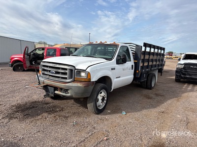 2001 Ford F-550 XL 4x2 Platte vrachtwagen (Inoperable)